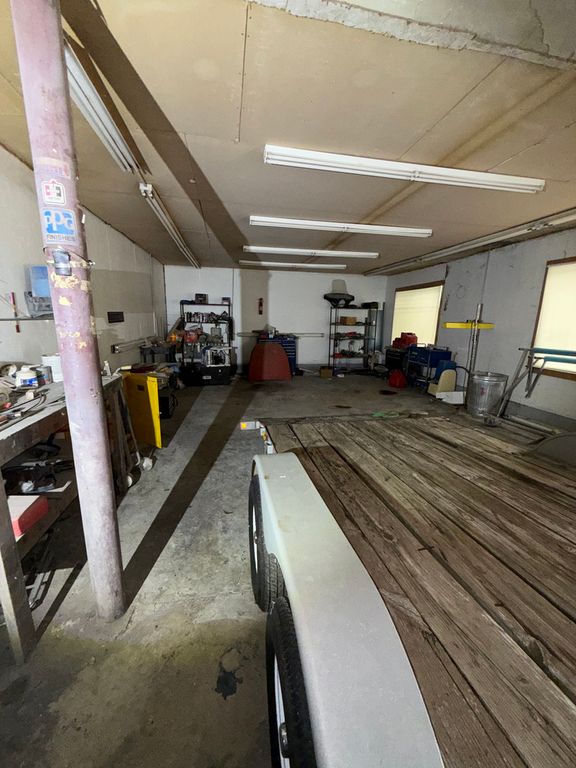 Image 5 of property listing at 225 S Marshall Street, Salem, IL 62881