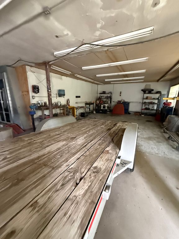 Image 10 of property listing at 225 S Marshall Street, Salem, IL 62881