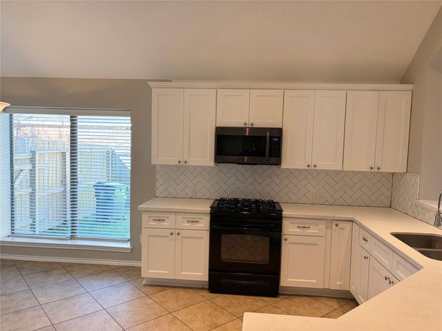 4523 Blakes Ridge Street, Fresno, TX 77545