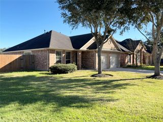 4523 Blakes Ridge Street, Fresno, TX 77545