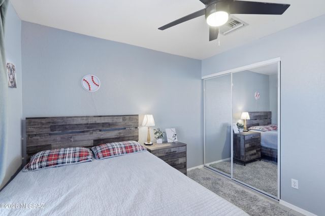 8078 N Streamside Avenue, Tucson, AZ 85741