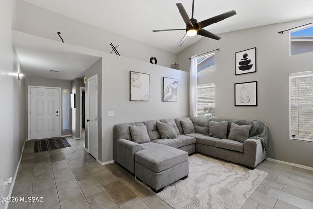 8078 N Streamside Avenue, Tucson, AZ 85741