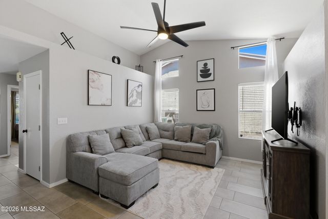 8078 N Streamside Avenue, Tucson, AZ 85741