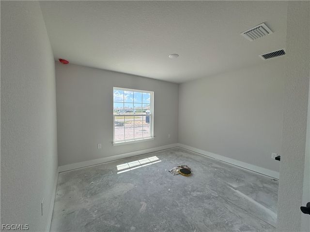 301 NE 14th ST, Cape Coral, FL 33909