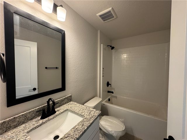 301 NE 14th ST, Cape Coral, FL 33909