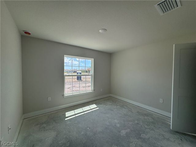 301 NE 14th ST, Cape Coral, FL 33909