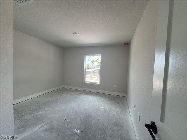 301 NE 14th ST, Cape Coral, FL 33909