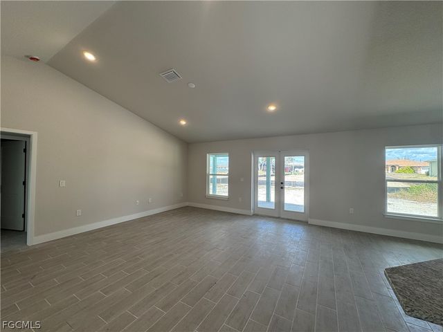 301 NE 14th ST, Cape Coral, FL 33909