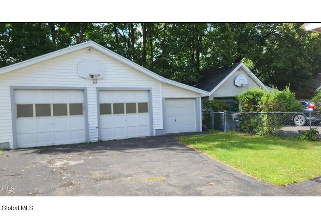 23 Woodrow Court, Troy, NY 12180