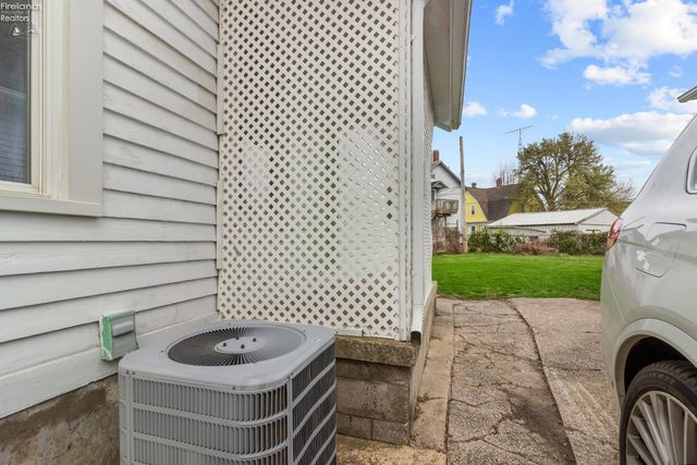 914 Hayes Avenue, Sandusky, OH 44870