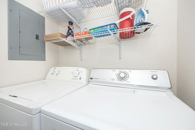 1282 Beach Boulevard, 207, Biloxi, MS 39530