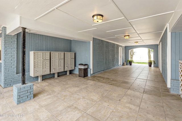 1282 Beach Boulevard, 207, Biloxi, MS 39530