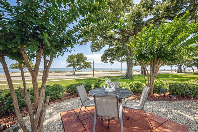 1282 Beach Boulevard, 207, Biloxi, MS 39530