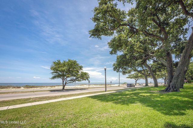 1282 Beach Boulevard, 207, Biloxi, MS 39530