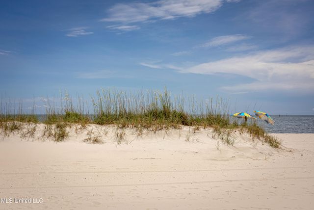 1282 Beach Boulevard, 207, Biloxi, MS 39530