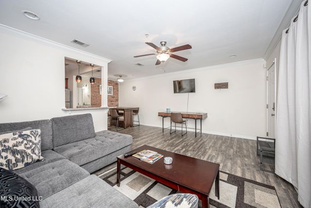 1282 Beach Boulevard, 207, Biloxi, MS 39530