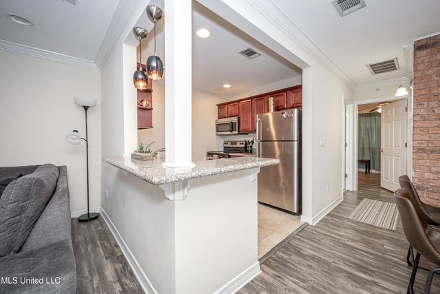 1282 Beach Boulevard, 207, Biloxi, MS 39530