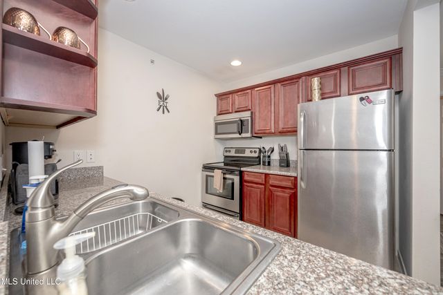 1282 Beach Boulevard, 207, Biloxi, MS 39530