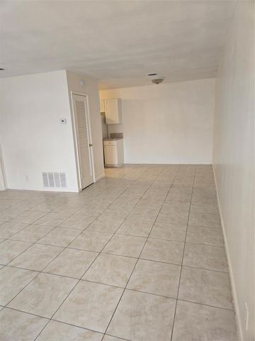 1300 NW 61st Avenue 101, Sunrise, FL 33313