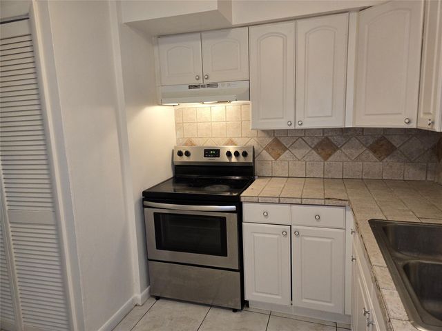 1300 NW 61st Avenue 101, Sunrise, FL 33313