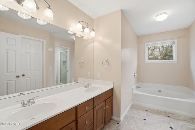 4344 Todd Drive, Sylvania, OH 43560