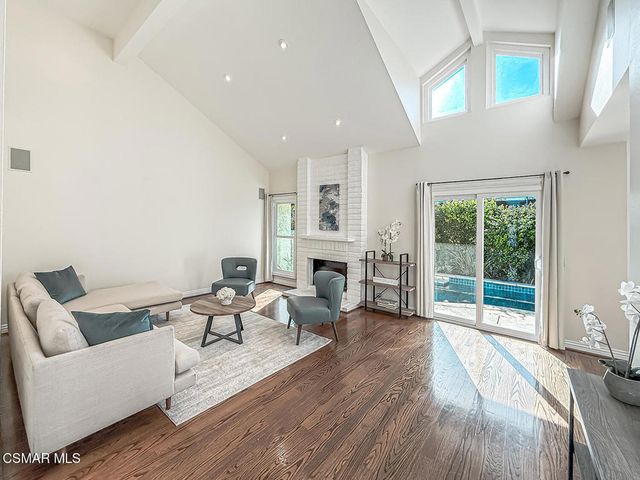 325 Cherry Hills Court, Newbury Park, CA 91320