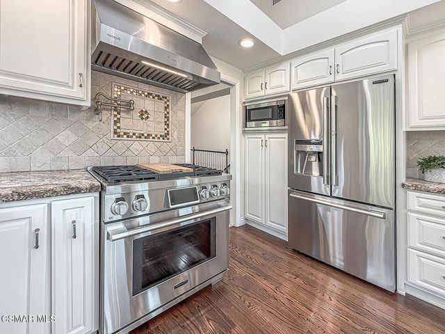 325 Cherry Hills Court, Newbury Park, CA 91320