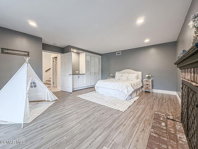 325 Cherry Hills Court, Newbury Park, CA 91320