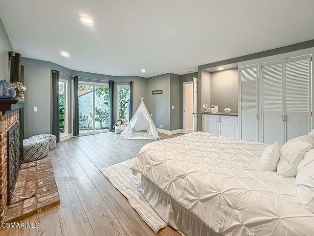 325 Cherry Hills Court, Newbury Park, CA 91320