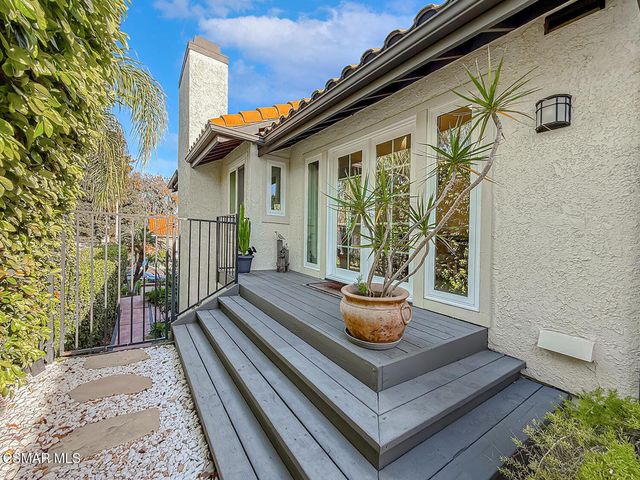 325 Cherry Hills Court, Newbury Park, CA 91320