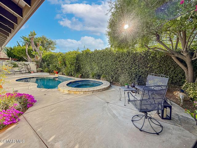 325 Cherry Hills Court, Newbury Park, CA 91320
