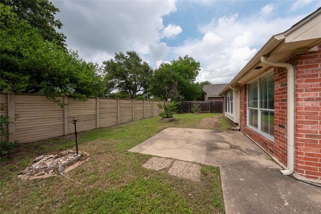 1853 Dapplegrey LN, Austin, TX 78727