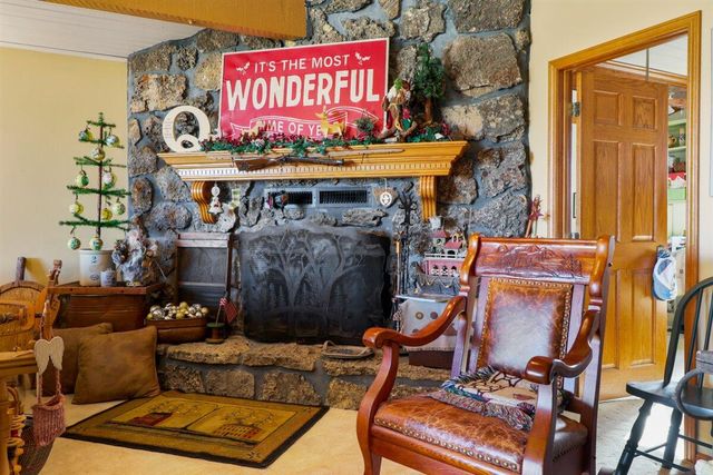 12182 State Highway Ee, Mountain Grove, MO 65711