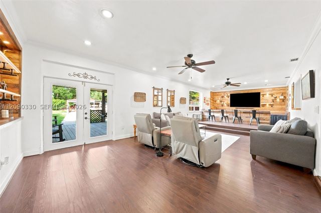 15425 N Miami Ave, Miami, FL 33169