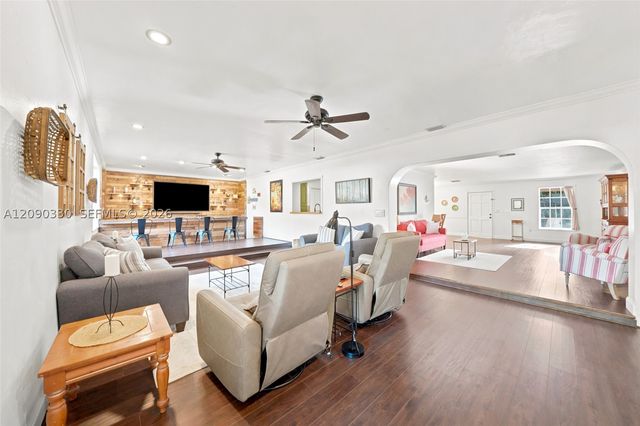 15425 N Miami Ave, Miami, FL 33169