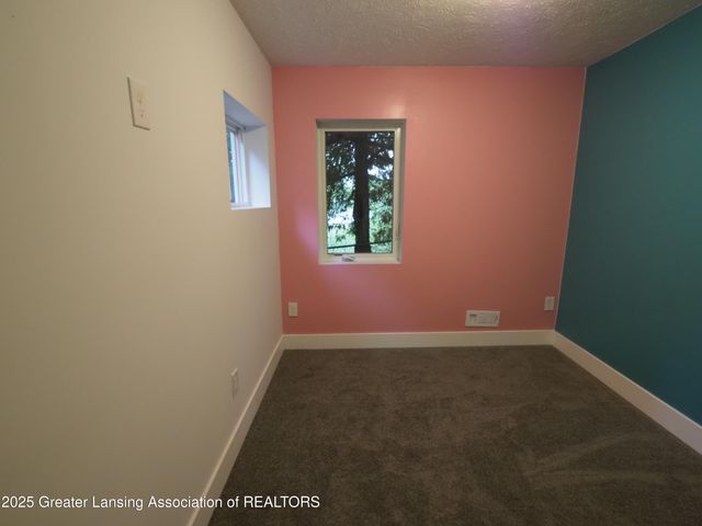 627 W Frederick Avenue, Lansing, MI 48906
