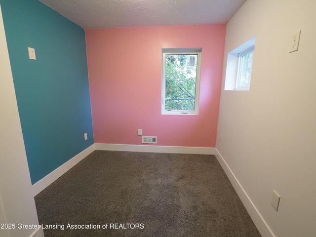 627 W Frederick Avenue, Lansing, MI 48906