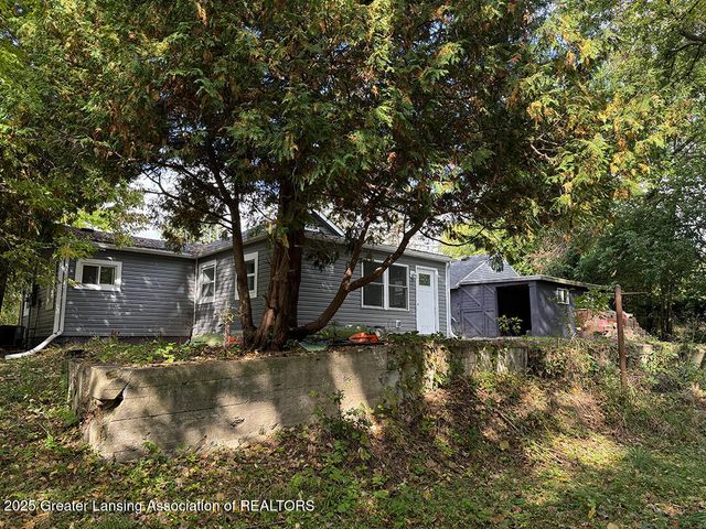 627 W Frederick Avenue, Lansing, MI 48906