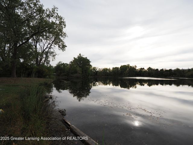 627 W Frederick Avenue, Lansing, MI 48906