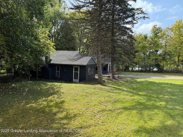 627 W Frederick Avenue, Lansing, MI 48906