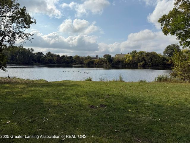 627 W Frederick Avenue, Lansing, MI 48906