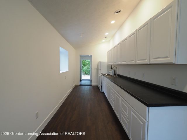 627 W Frederick Avenue, Lansing, MI 48906