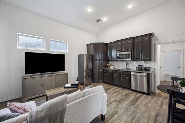 1518 Shining Willow Court, Richmond, TX 77406