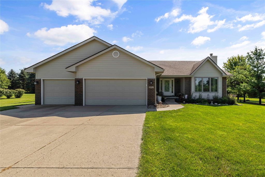 9421 NE 28th Court, Ankeny, IA 50021