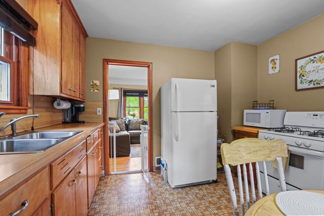 4366 Vera Cruz Avenue N, Robbinsdale, MN 55422