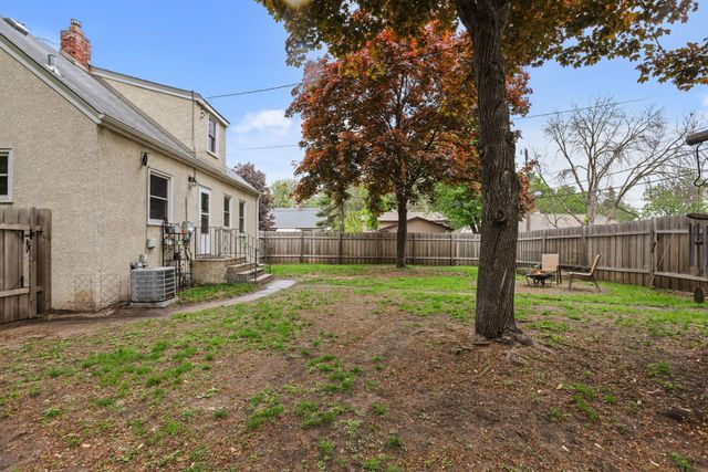 4366 Vera Cruz Avenue N, Robbinsdale, MN 55422
