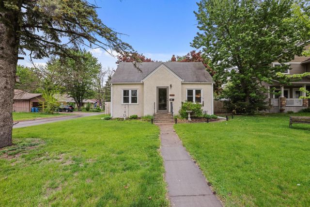 4366 Vera Cruz Avenue N, Robbinsdale, MN 55422