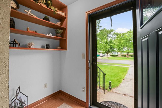 4366 Vera Cruz Avenue N, Robbinsdale, MN 55422