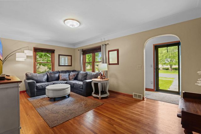 4366 Vera Cruz Avenue N, Robbinsdale, MN 55422