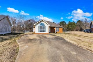 135 Cardinal Court, Wetumpka, AL 36092